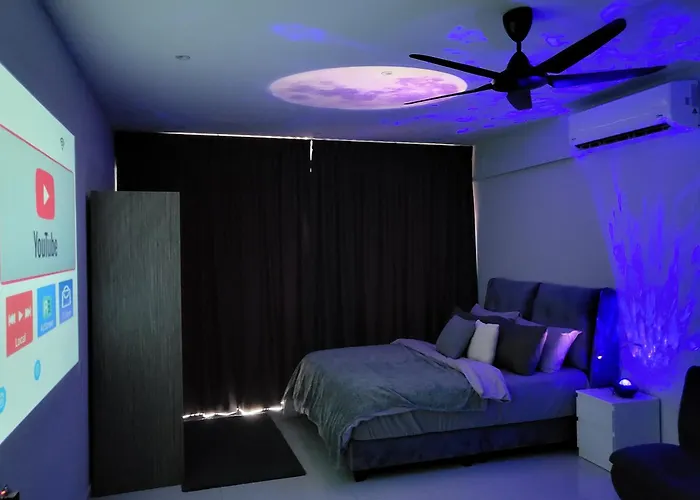 Experience Movie Under The Stars Galaxy - Studio Suites - 15 Mins To Ciq